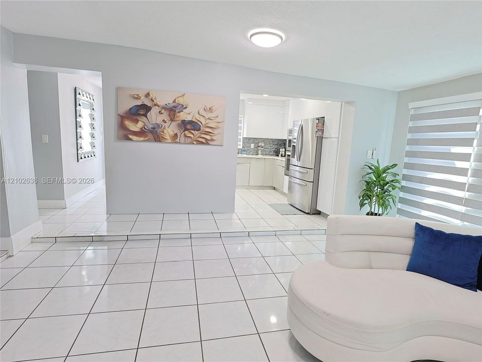 En Venta: $789,900 (5 camas, 3 baños, 1672 Pies cuadrados)