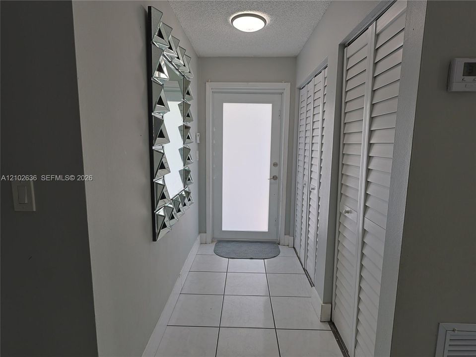 En Venta: $789,900 (5 camas, 3 baños, 1672 Pies cuadrados)