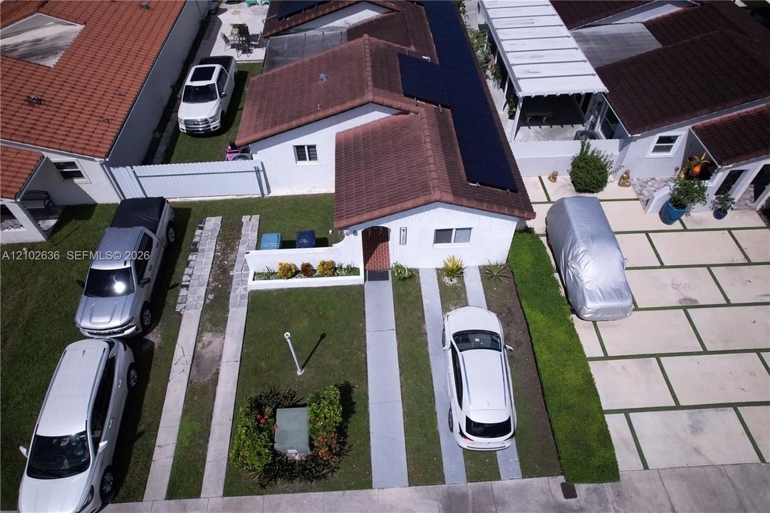 En Venta: $789,900 (5 camas, 3 baños, 1672 Pies cuadrados)