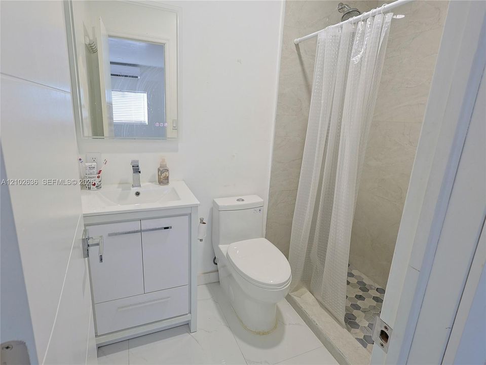 En Venta: $789,900 (5 camas, 3 baños, 1672 Pies cuadrados)