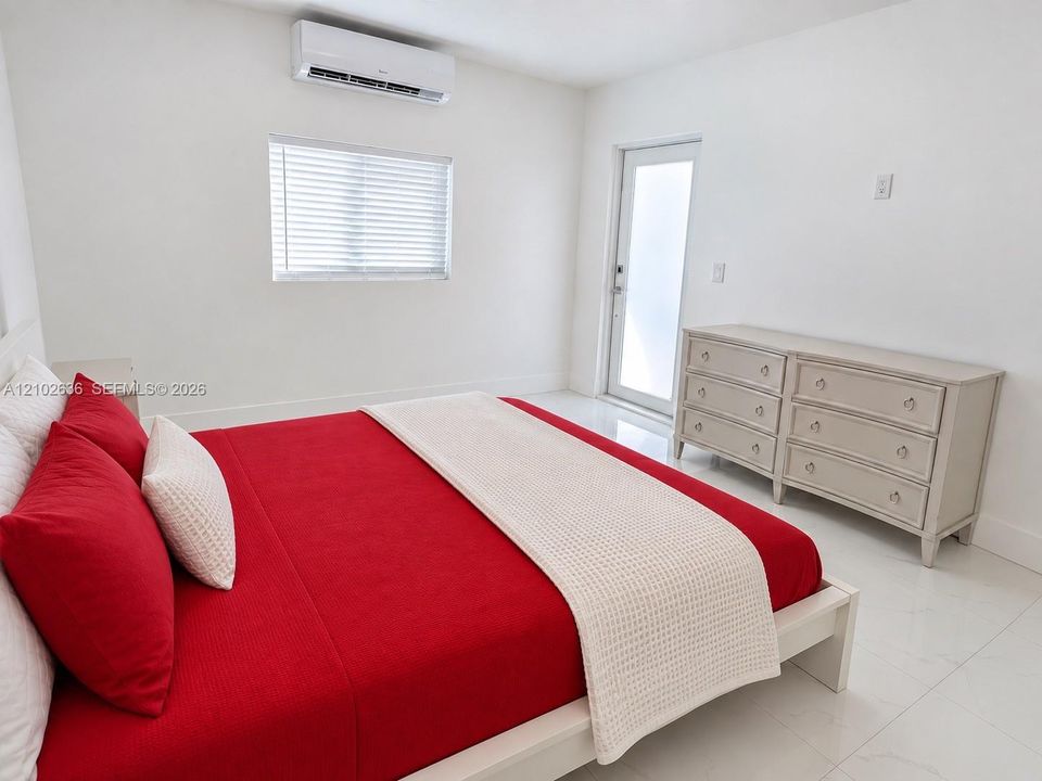 En Venta: $789,900 (5 camas, 3 baños, 1672 Pies cuadrados)