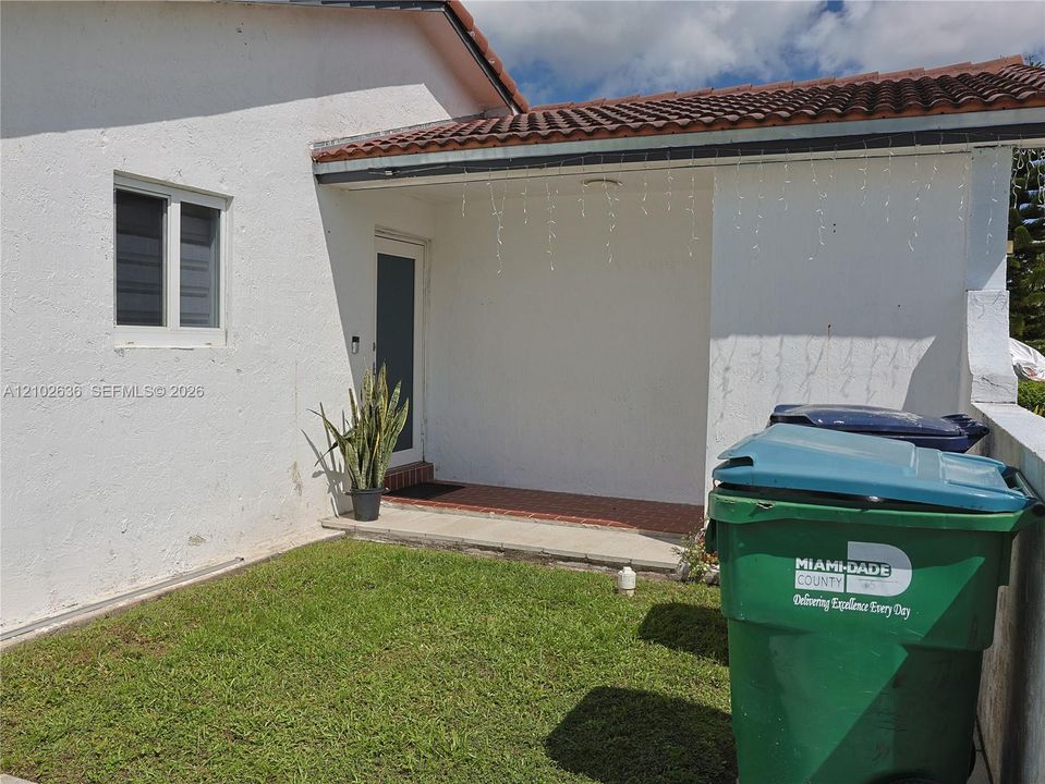En Venta: $789,900 (5 camas, 3 baños, 1672 Pies cuadrados)