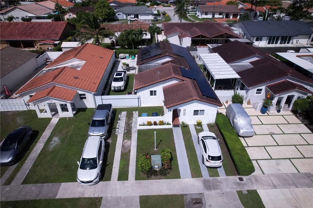 En Venta: $789,900 (5 camas, 3 baños, 1672 Pies cuadrados)