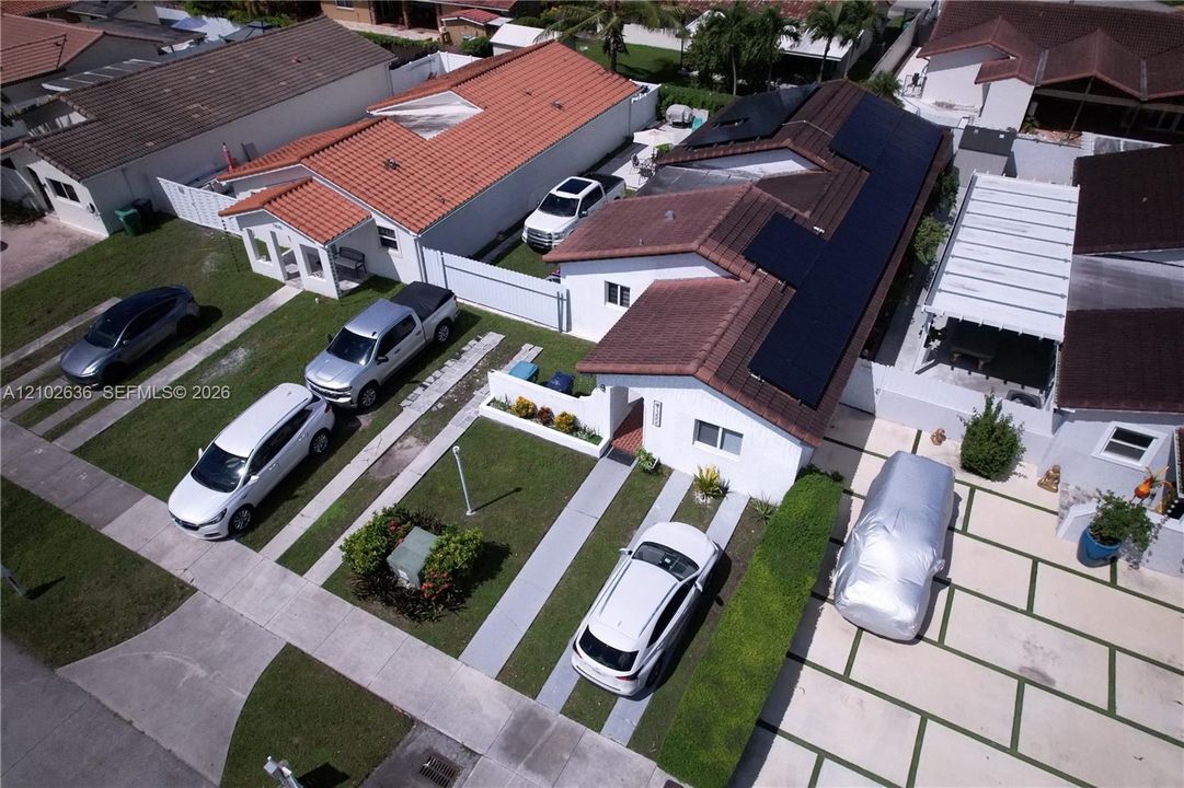 En Venta: $789,900 (5 camas, 3 baños, 1672 Pies cuadrados)