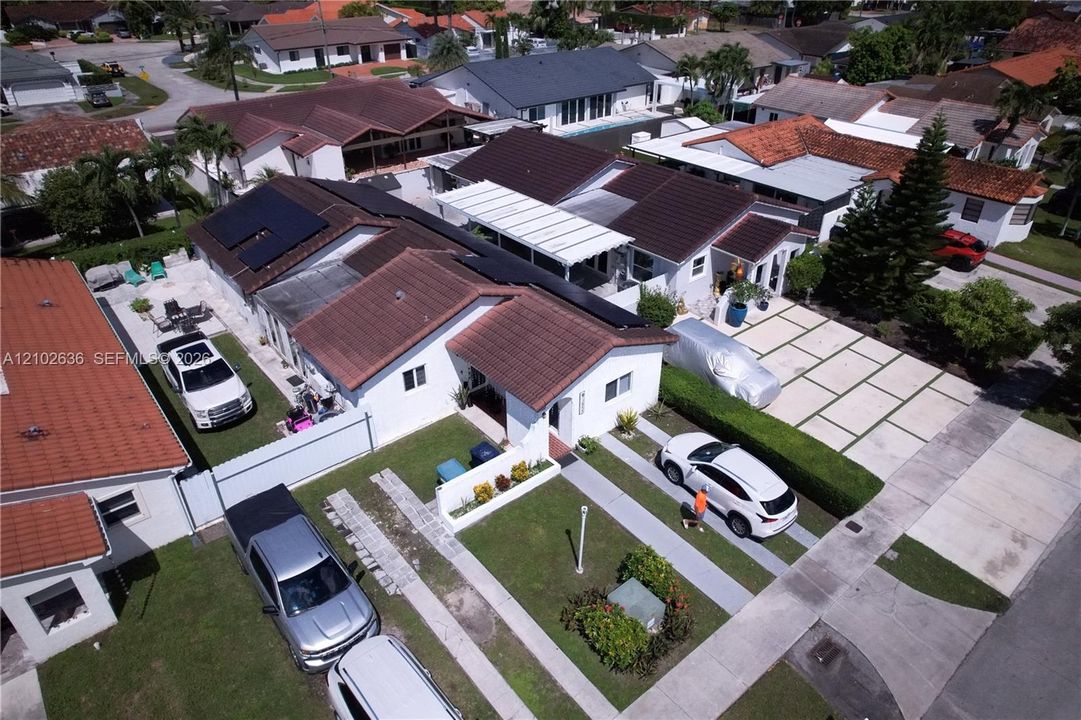 En Venta: $789,900 (5 camas, 3 baños, 1672 Pies cuadrados)