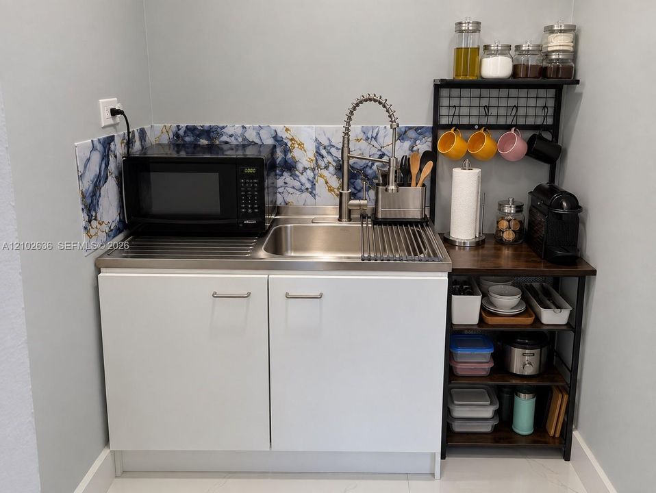 En Venta: $789,900 (5 camas, 3 baños, 1672 Pies cuadrados)