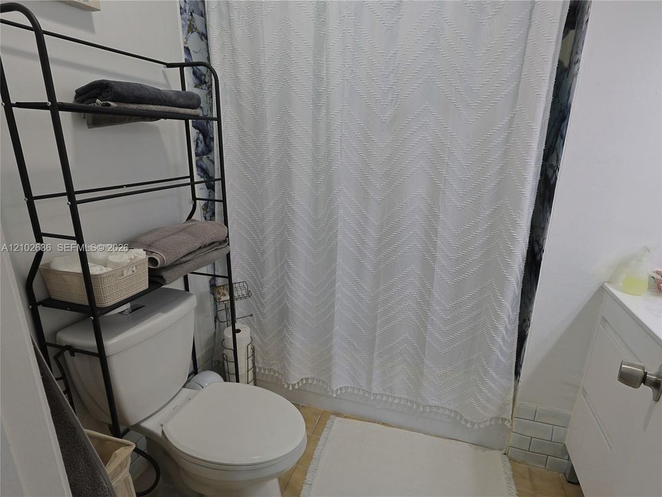 En Venta: $789,900 (5 camas, 3 baños, 1672 Pies cuadrados)