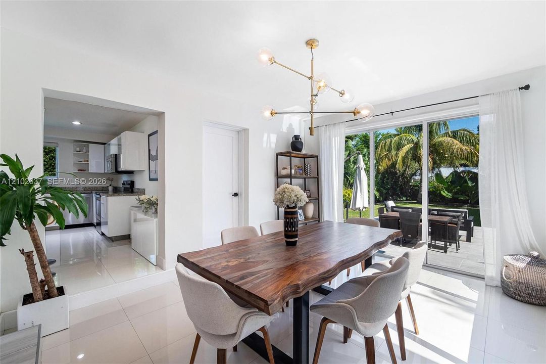 For Rent: $6,950 (3 beds, 2 baths, 1662 Square Feet)