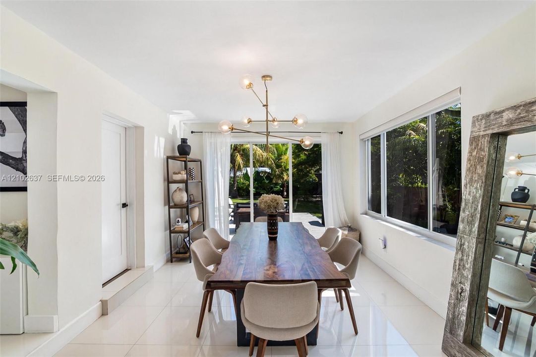For Rent: $6,950 (3 beds, 2 baths, 1662 Square Feet)