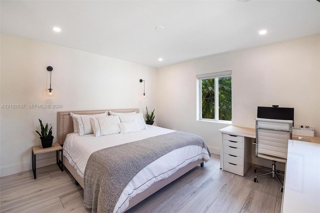 For Rent: $6,950 (3 beds, 2 baths, 1662 Square Feet)