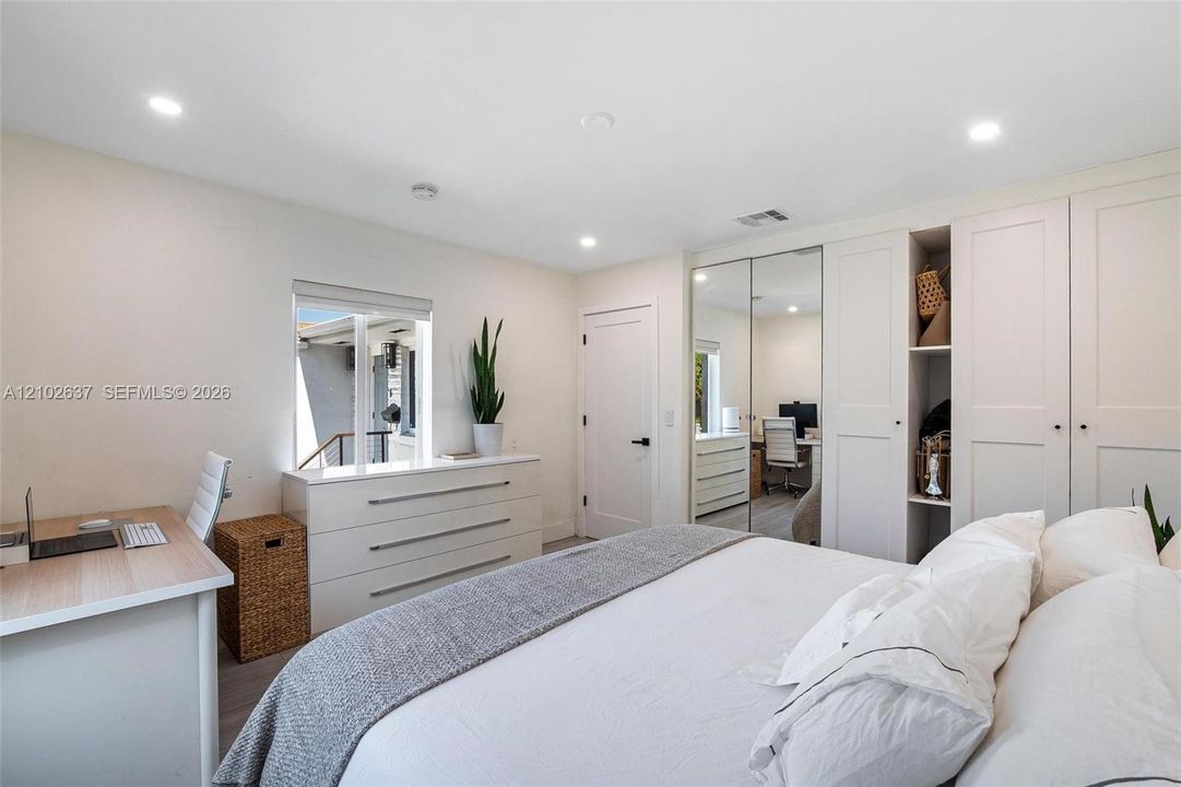 For Rent: $6,950 (3 beds, 2 baths, 1662 Square Feet)