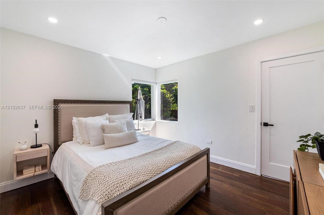 For Rent: $6,950 (3 beds, 2 baths, 1662 Square Feet)