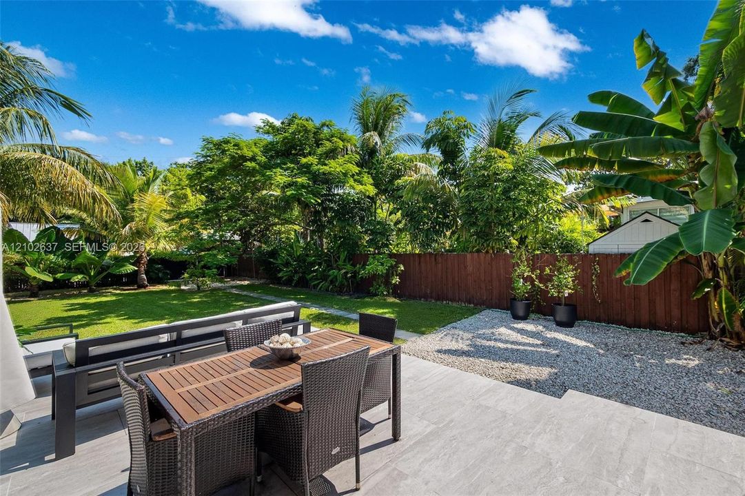 For Rent: $6,950 (3 beds, 2 baths, 1662 Square Feet)
