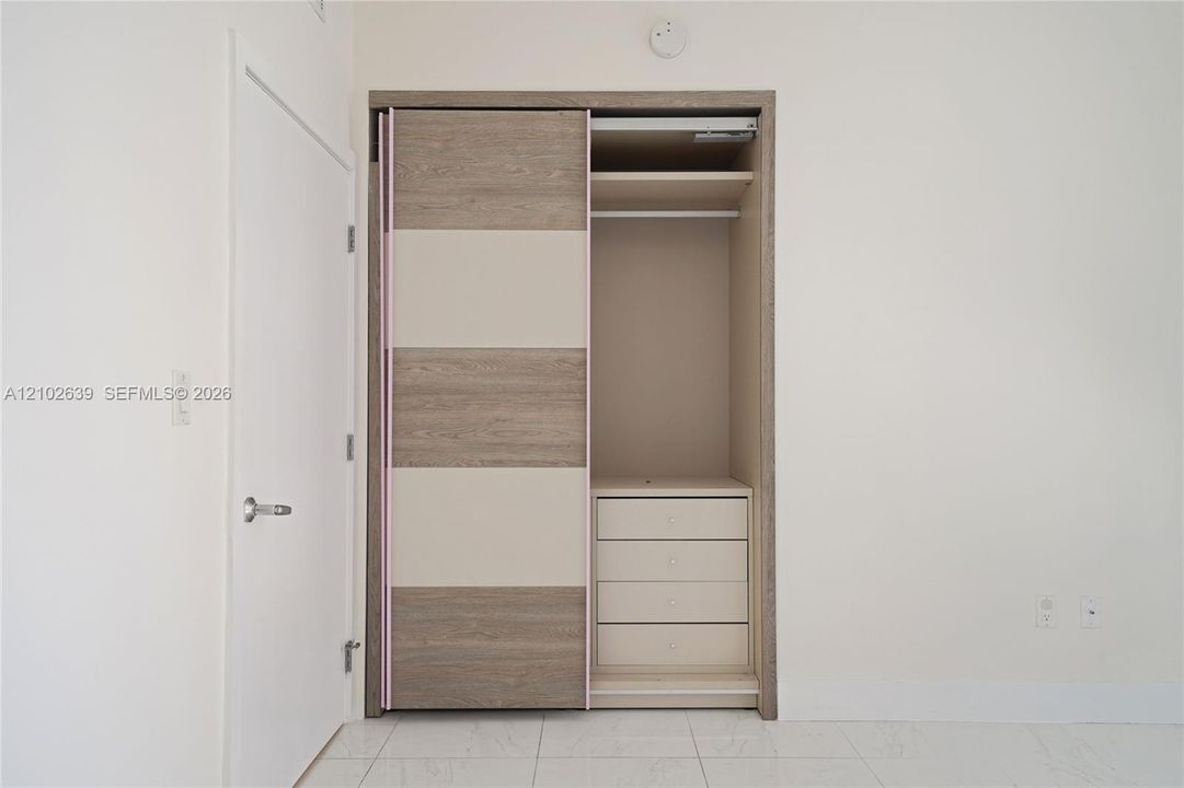 На продажу: $799,900 (3 спален, 3 ванн, 1557 Квадратных фут)