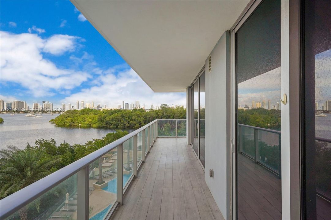 На продажу: $799,900 (3 спален, 3 ванн, 1557 Квадратных фут)
