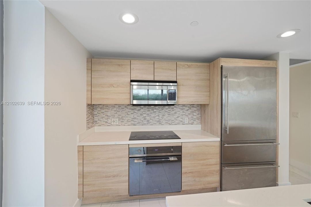 На продажу: $799,900 (3 спален, 3 ванн, 1557 Квадратных фут)
