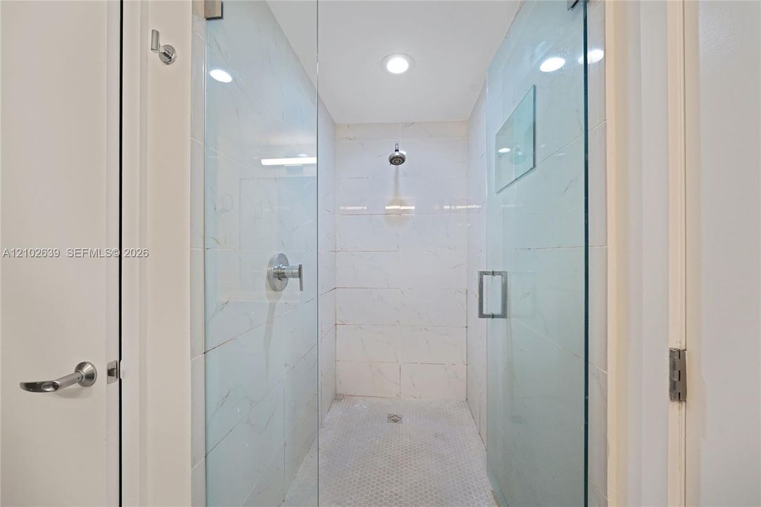 На продажу: $799,900 (3 спален, 3 ванн, 1557 Квадратных фут)