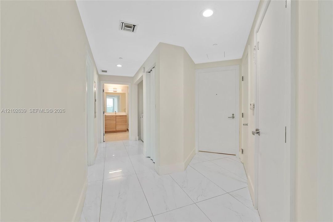 На продажу: $799,900 (3 спален, 3 ванн, 1557 Квадратных фут)