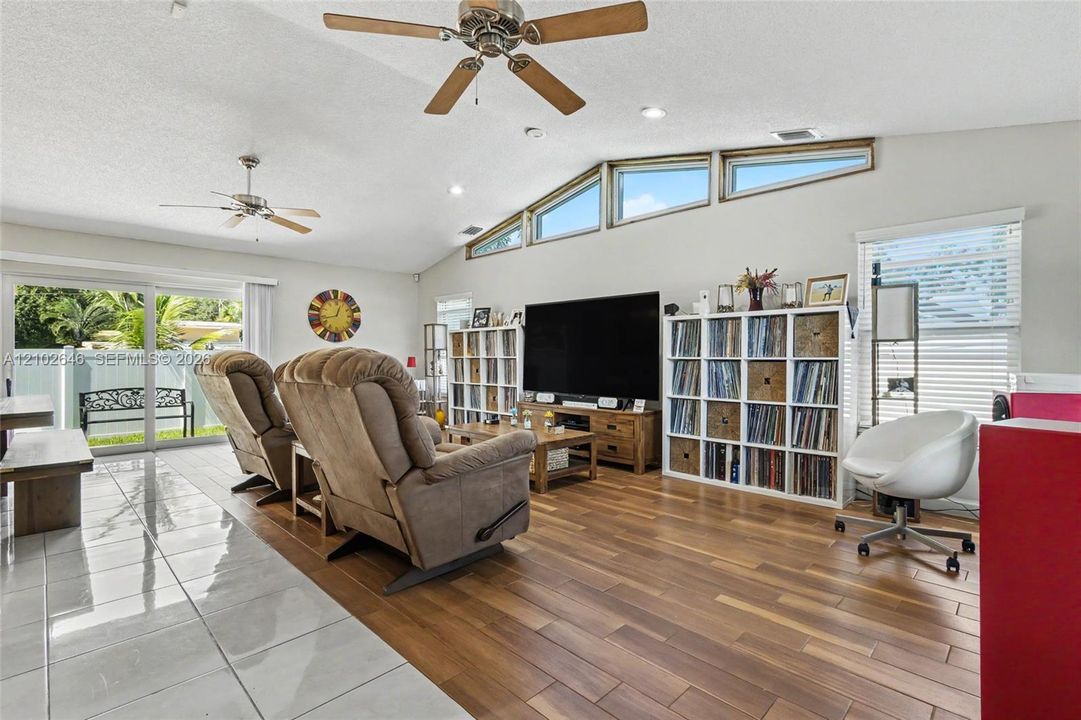En Venta: $539,000 (2 camas, 2 baños, 1372 Pies cuadrados)