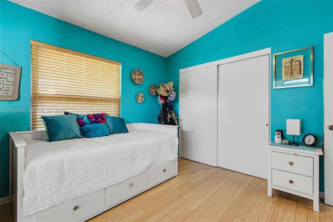 En Venta: $539,000 (2 camas, 2 baños, 1372 Pies cuadrados)