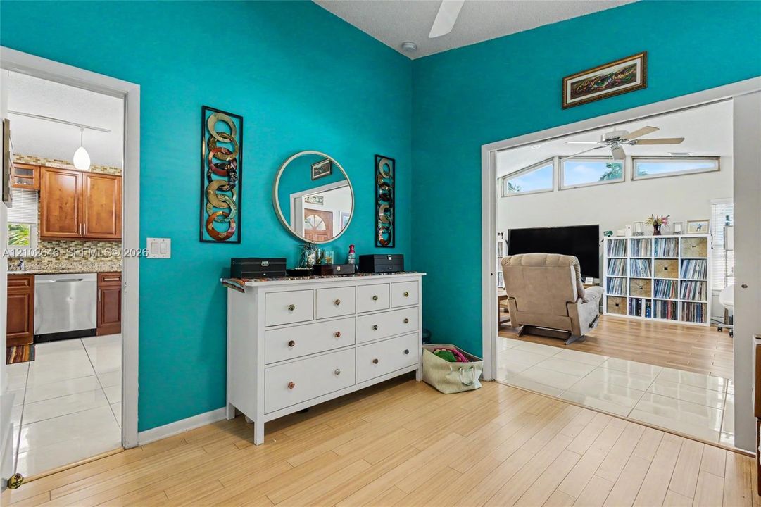 En Venta: $539,000 (2 camas, 2 baños, 1372 Pies cuadrados)