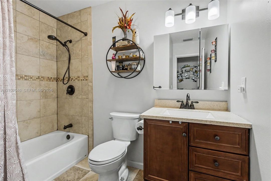 En Venta: $539,000 (2 camas, 2 baños, 1372 Pies cuadrados)