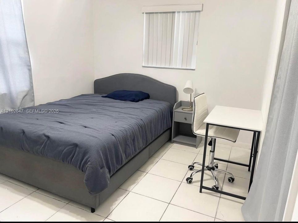 В аренду: $4,200 (6 спален, 2 ванн, 1576 Квадратных фут)