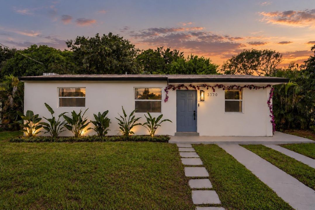 3370 front house sunset