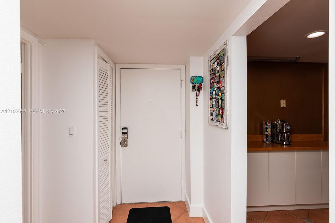 На продажу: $365,000 (1 спален, 1 ванн, 890 Квадратных фут)