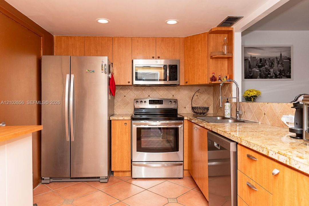 На продажу: $365,000 (1 спален, 1 ванн, 890 Квадратных фут)
