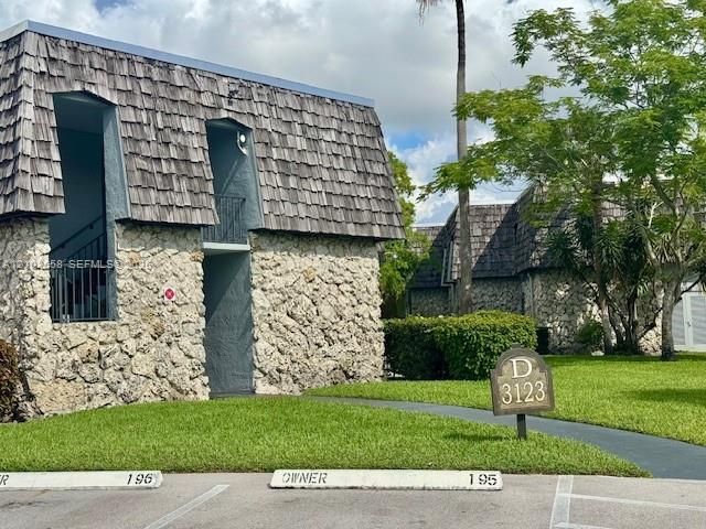 En Venta: $190,000 (2 camas, 2 baños, 1050 Pies cuadrados)