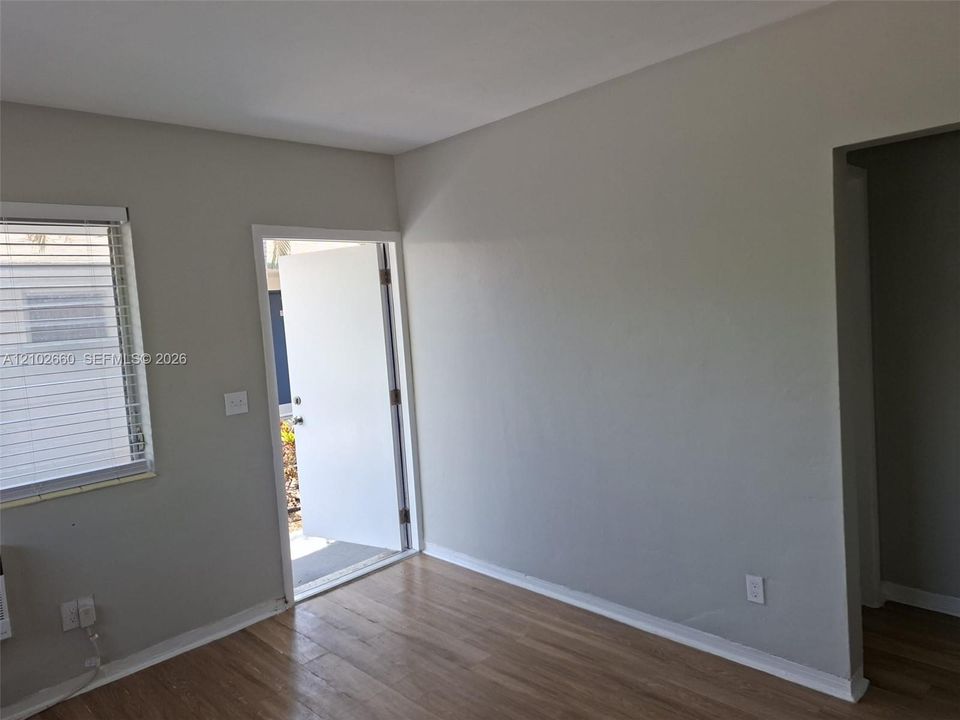 В аренду: $1,500 (1 спален, 1 ванн, 5258 Квадратных фут)