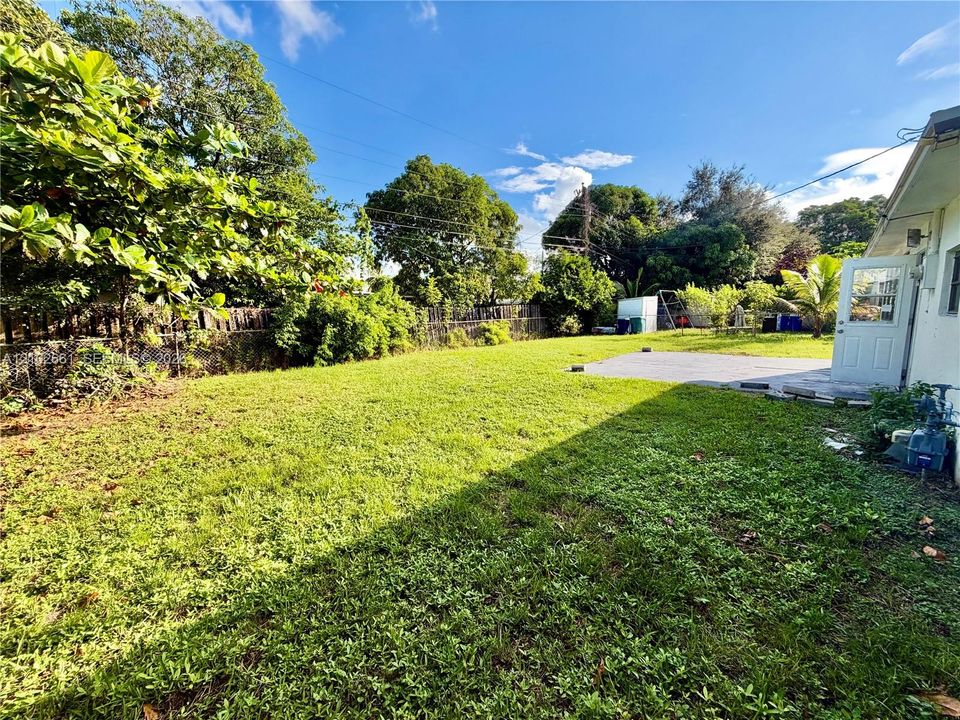For Rent: $3,300 (3 beds, 2 baths, 1588 Square Feet)