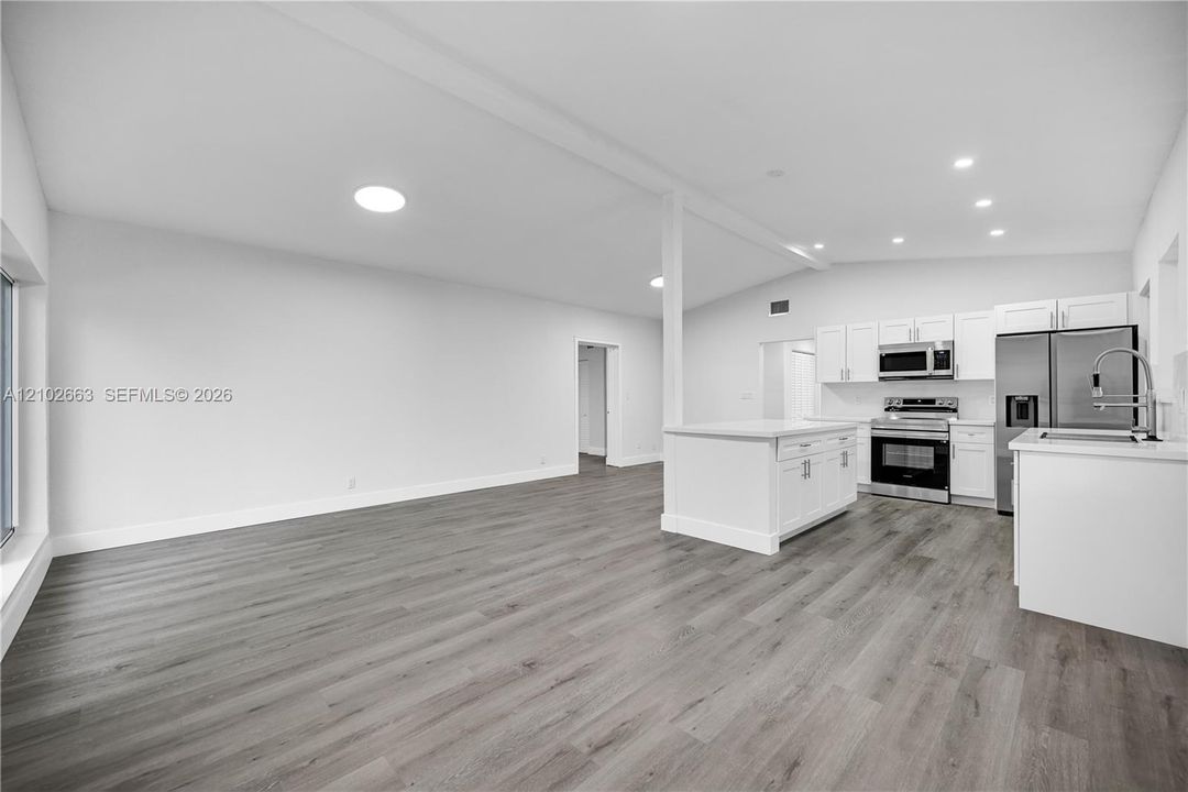 В аренду: $4,200 (2 спален, 1 ванн, 1496 Квадратных фут)