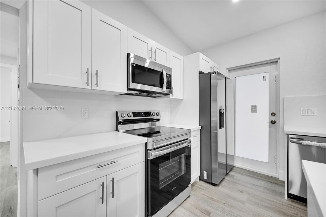 В аренду: $4,200 (2 спален, 1 ванн, 1496 Квадратных фут)