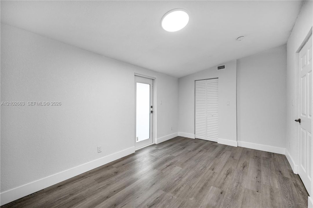 В аренду: $4,200 (2 спален, 1 ванн, 1496 Квадратных фут)