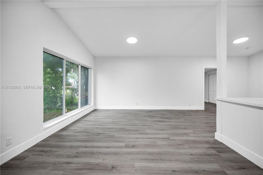 В аренду: $4,200 (2 спален, 1 ванн, 1496 Квадратных фут)