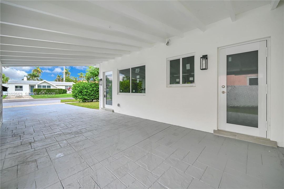 В аренду: $4,200 (2 спален, 1 ванн, 1496 Квадратных фут)