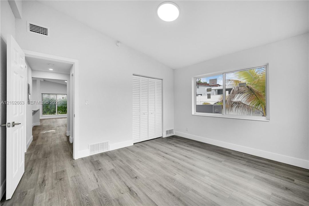 В аренду: $4,200 (2 спален, 1 ванн, 1496 Квадратных фут)
