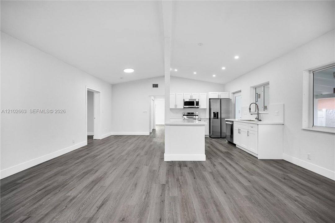В аренду: $4,200 (2 спален, 1 ванн, 1496 Квадратных фут)