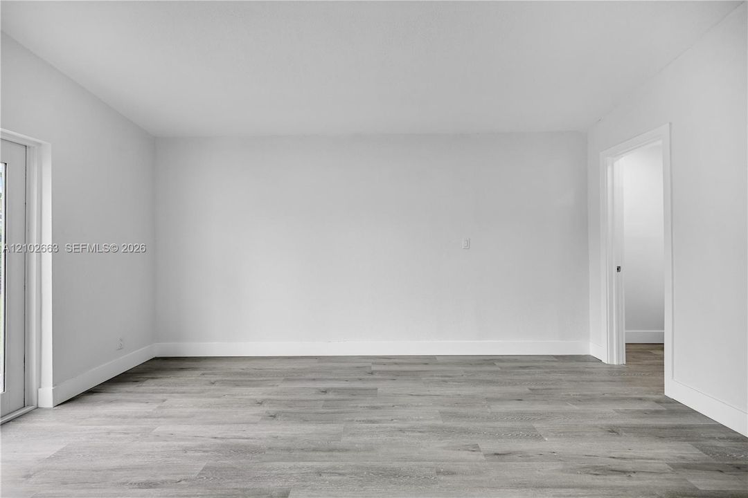 В аренду: $4,200 (2 спален, 1 ванн, 1496 Квадратных фут)