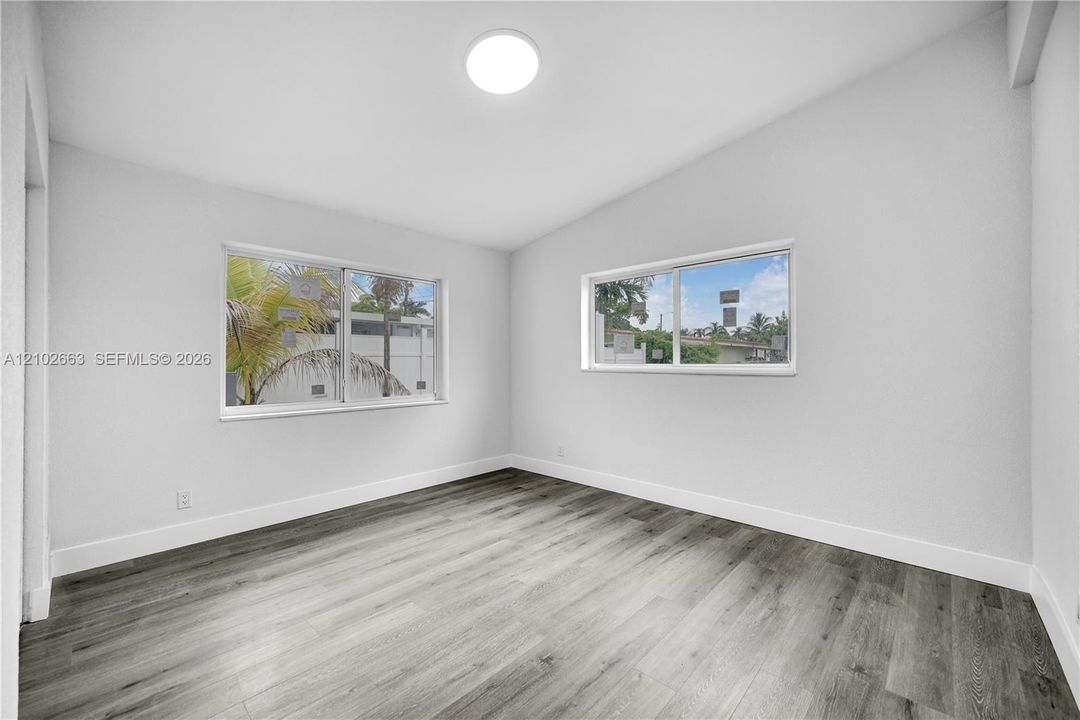В аренду: $4,200 (2 спален, 1 ванн, 1496 Квадратных фут)