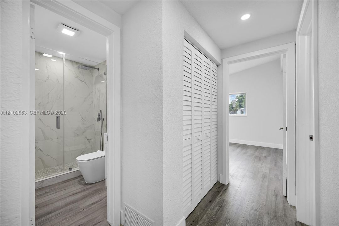 В аренду: $4,200 (2 спален, 1 ванн, 1496 Квадратных фут)