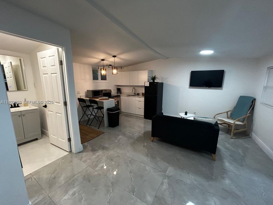 En Renta: $1,575 (1 camas, 1 baños, 1353 Pies cuadrados)