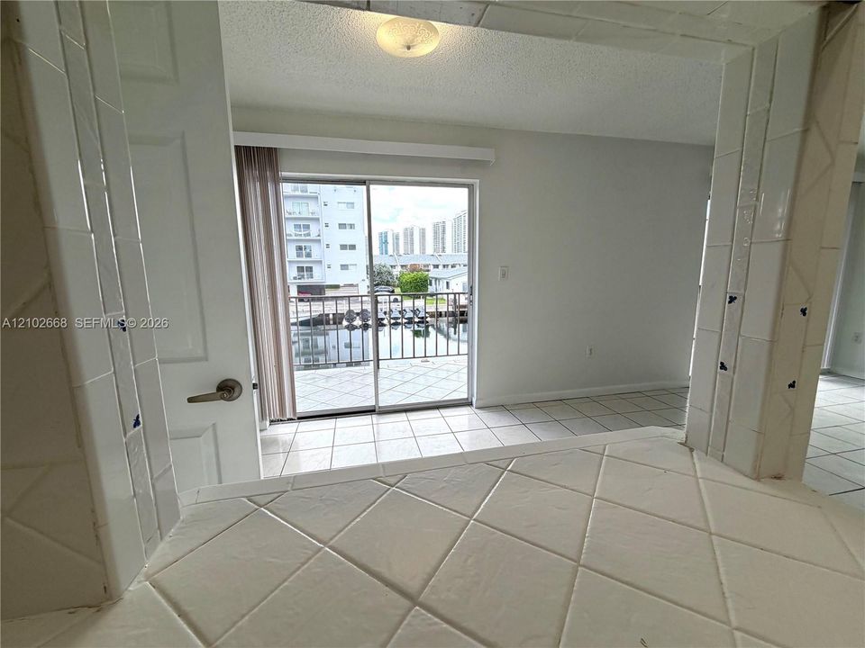 В аренду: $2,800 (2 спален, 2 ванн, 1112 Квадратных фут)