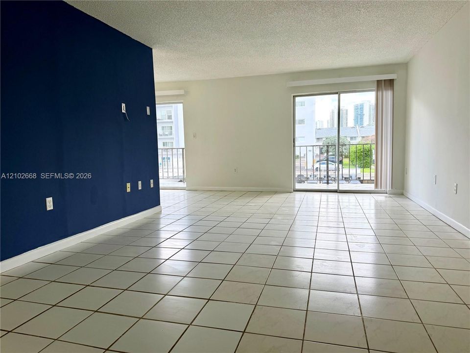 В аренду: $2,800 (2 спален, 2 ванн, 1112 Квадратных фут)
