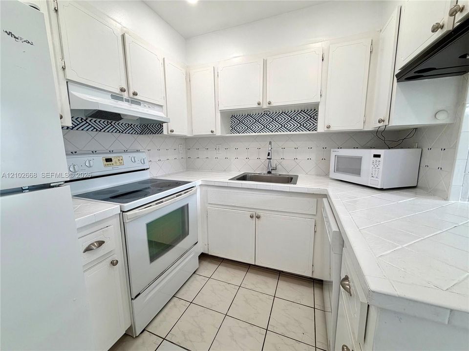 В аренду: $2,800 (2 спален, 2 ванн, 1112 Квадратных фут)