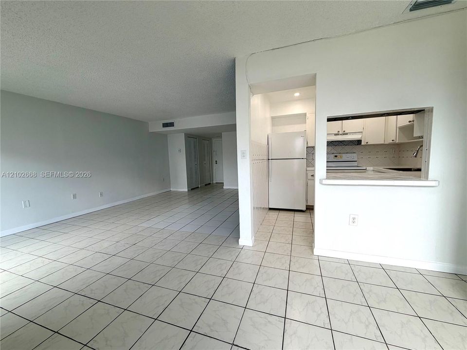 В аренду: $2,800 (2 спален, 2 ванн, 1112 Квадратных фут)