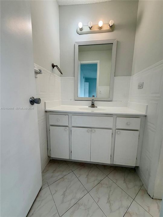 В аренду: $2,800 (2 спален, 2 ванн, 1112 Квадратных фут)