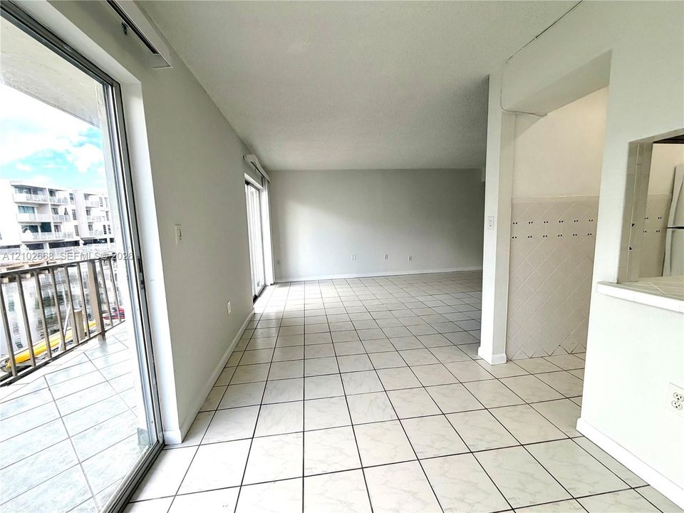 В аренду: $2,800 (2 спален, 2 ванн, 1112 Квадратных фут)